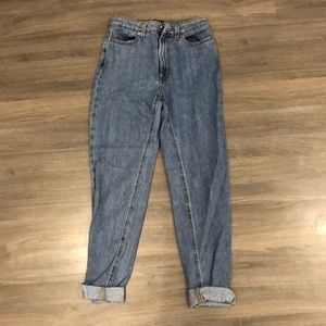 Urban Outfitters Hi-Rise Mom Jean Slim